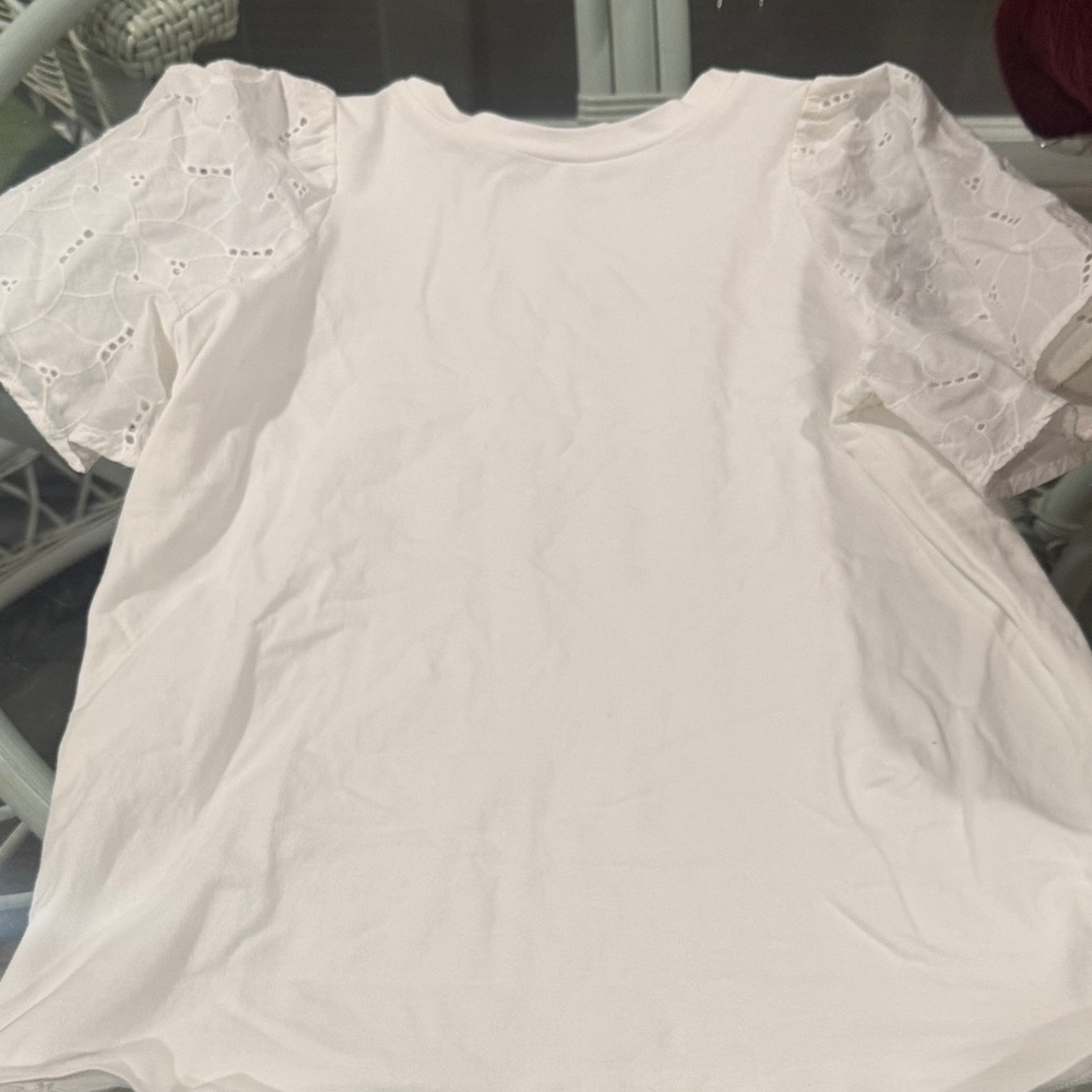 Elegant White Eyelet Sleeve Women's Top